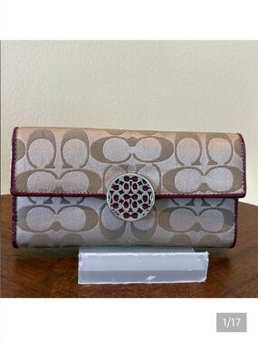 Coach Vintage Long Wallet  Large round button  Khaki Signature Canvas /Burgundy